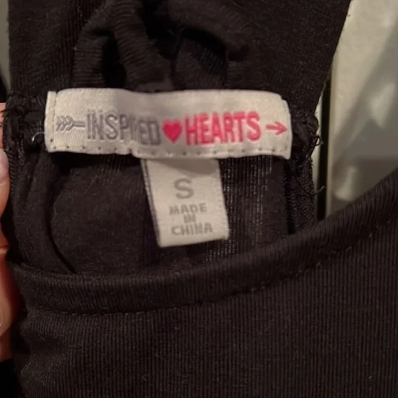 INSPIRED Hearts tank top. - Picture 3 of 3